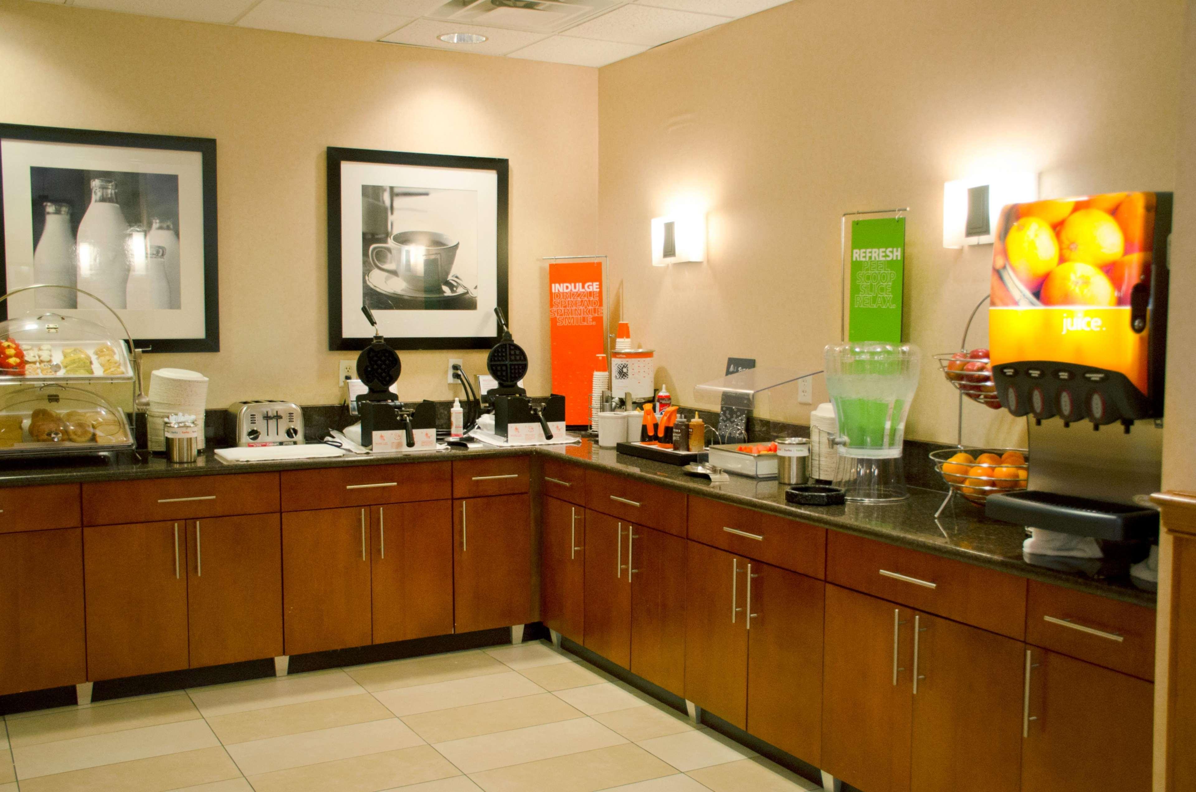 Hampton Inn & Suites קולג' סטיישן מראה חיצוני תמונה